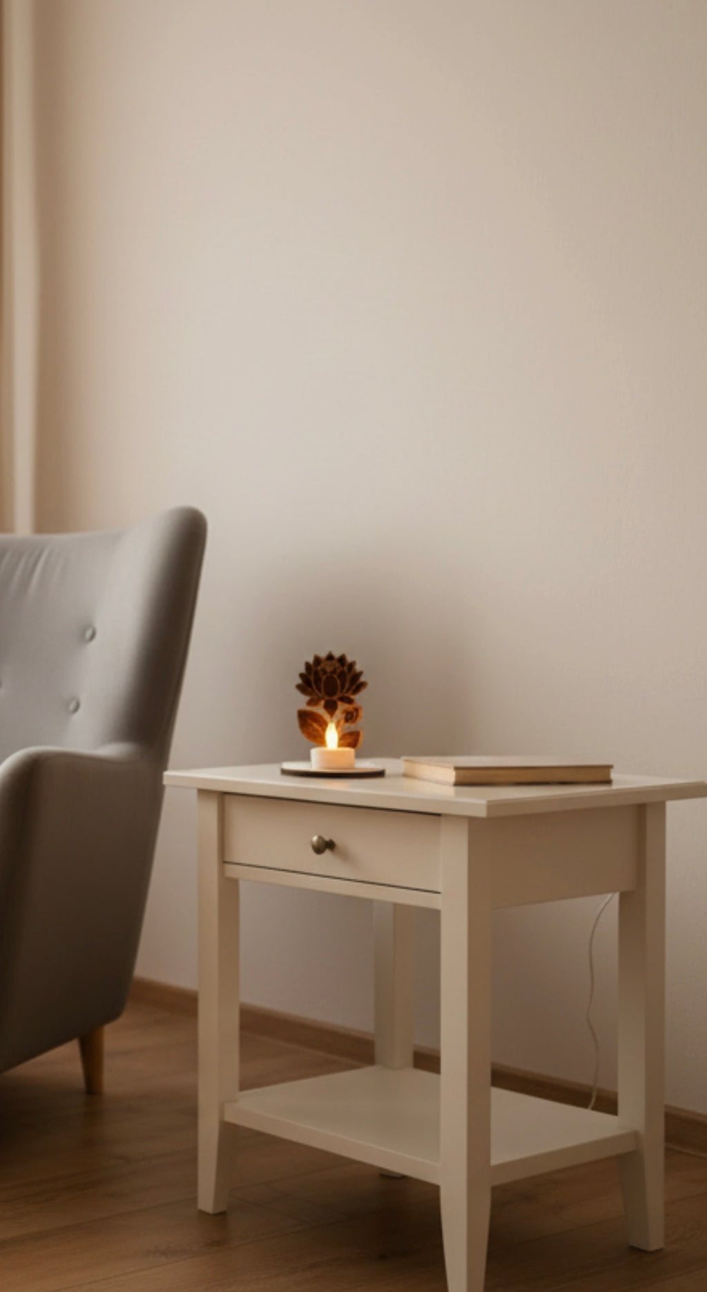 Waxinelichthouder Lotus met naam – incl. LED-kaars