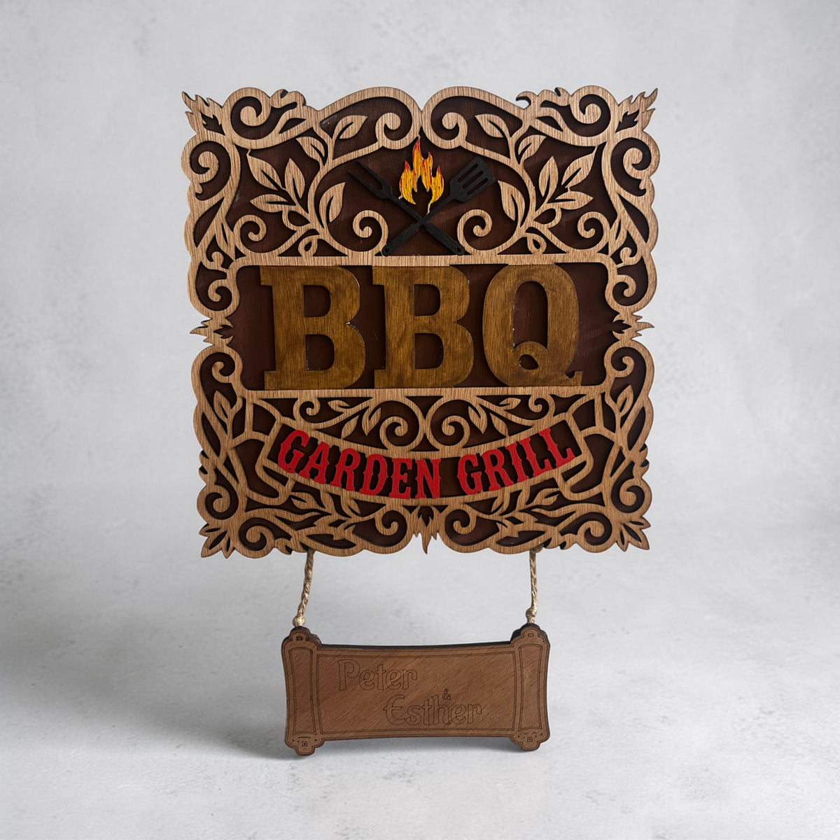 BBQ-wandbord van hout met eigen naam – handgemaakt