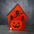 Houten Halloween Huisje Oranje – Pompoenhuis met Schedel & Vleermuizen