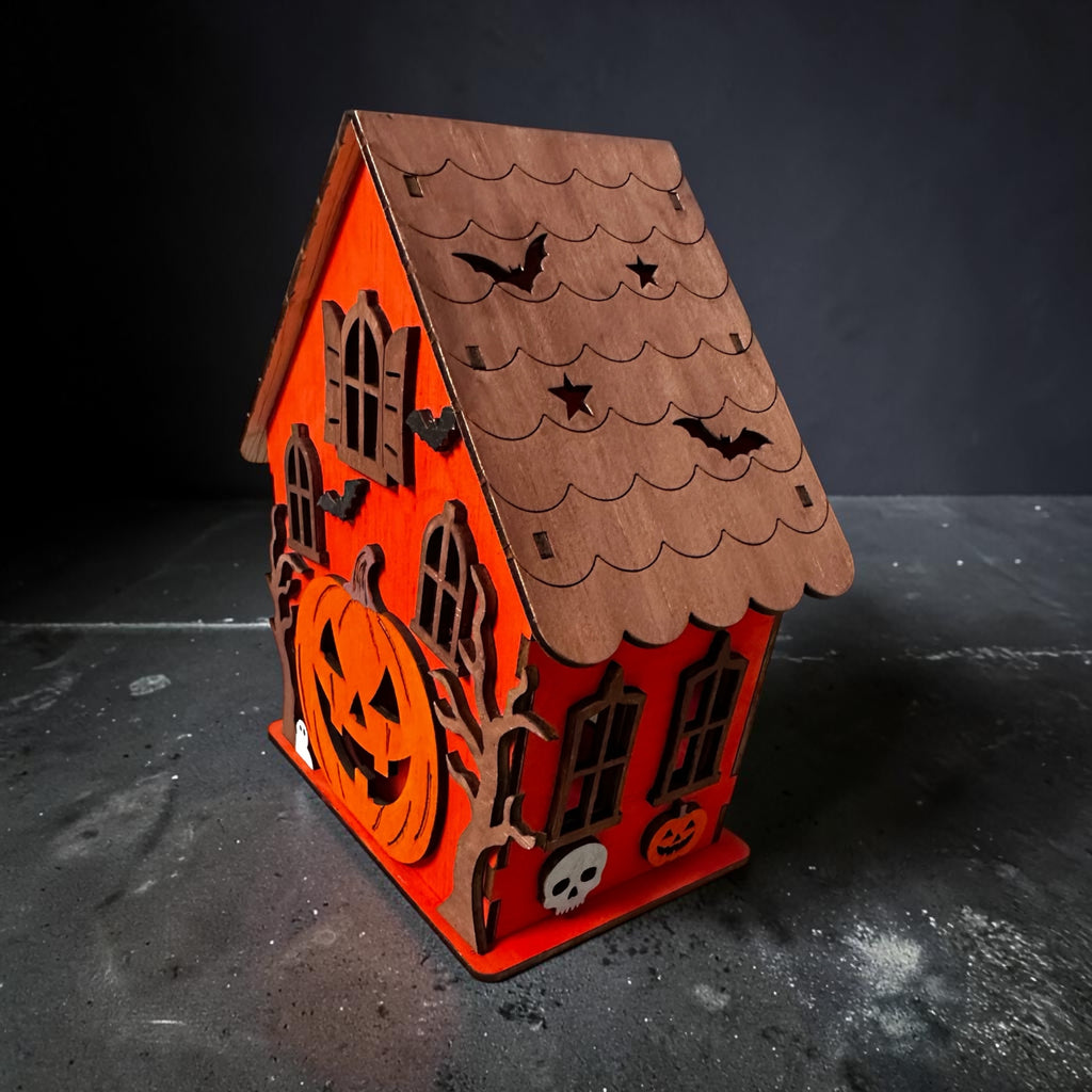 Houten Halloween Huisje Oranje – Pompoenhuis met Schedel & Vleermuizen