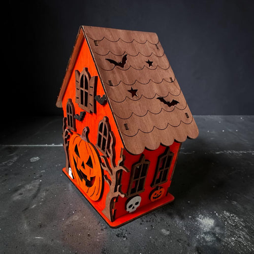 Houten Halloween Huisje Oranje – Pompoenhuis met Schedel & Vleermuizen